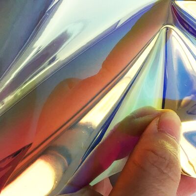 رقاقة بلاستيكية من فيلم PVC الشفاف القوس قزحية ثنائية الحمراء للطلاء المطري والديكور