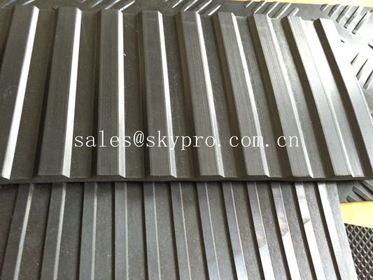 Embossed non - slipping rubber flooring mat with variable colors and textures