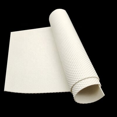 حزام ناقل أبيض من البولي يوريثين بنمط ماسي مضاد للكهرباء الساكنة لآلة فرد العجين